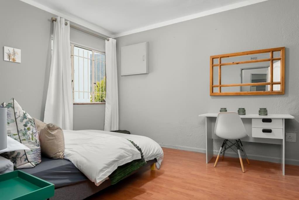 The Crazy Apartamento *